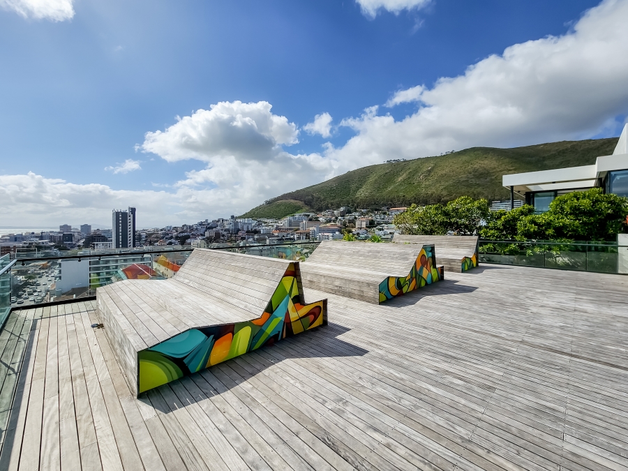 1 Bedroom Property for Sale in Sea Point Western Cape
